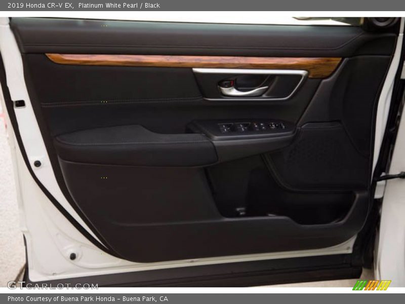 Platinum White Pearl / Black 2019 Honda CR-V EX