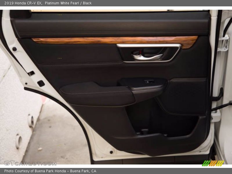 Platinum White Pearl / Black 2019 Honda CR-V EX