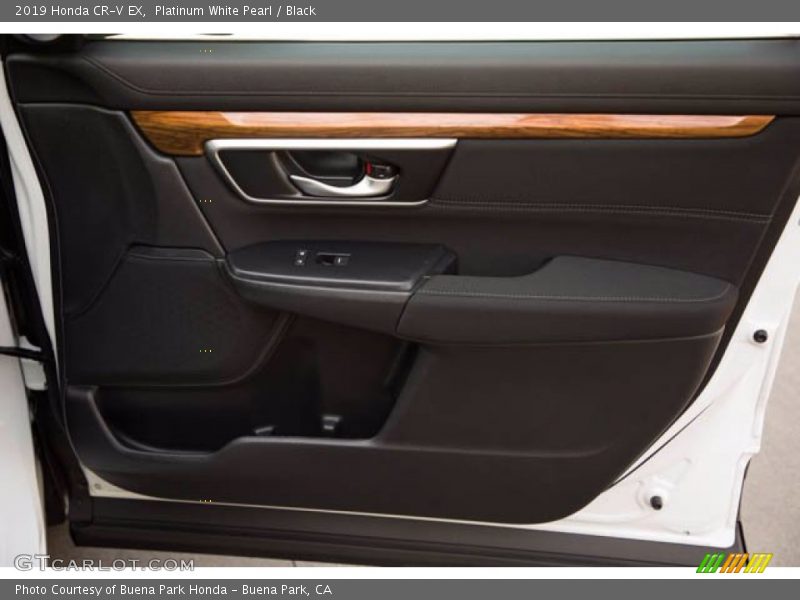 Platinum White Pearl / Black 2019 Honda CR-V EX