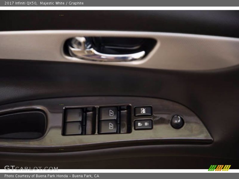 Majestic White / Graphite 2017 Infiniti QX50