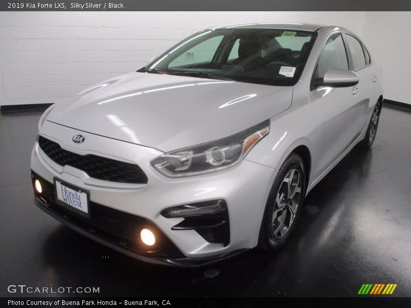Silky Silver / Black 2019 Kia Forte LXS