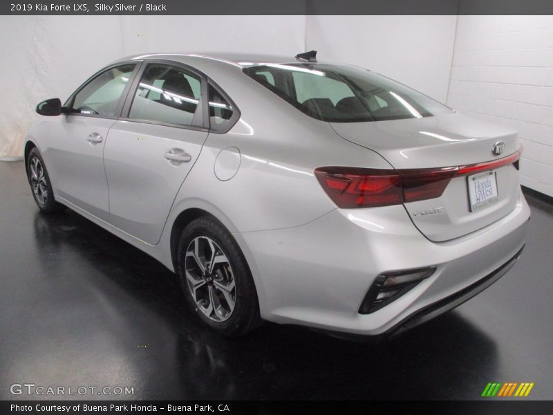 Silky Silver / Black 2019 Kia Forte LXS