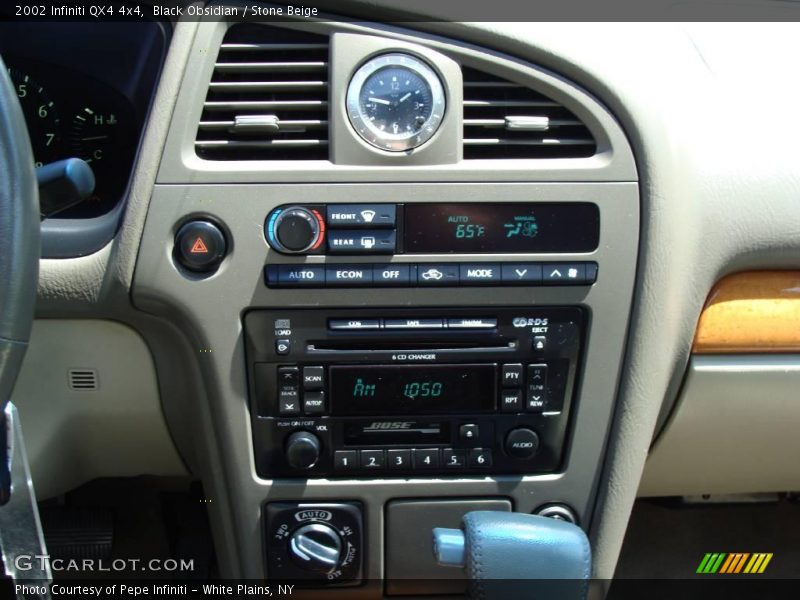 Black Obsidian / Stone Beige 2002 Infiniti QX4 4x4