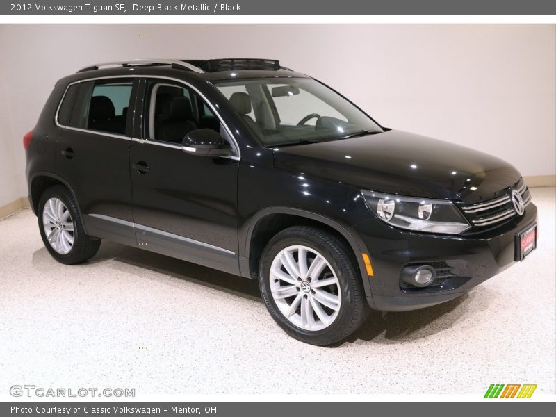 Deep Black Metallic / Black 2012 Volkswagen Tiguan SE