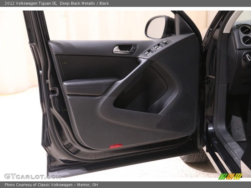 Deep Black Metallic / Black 2012 Volkswagen Tiguan SE