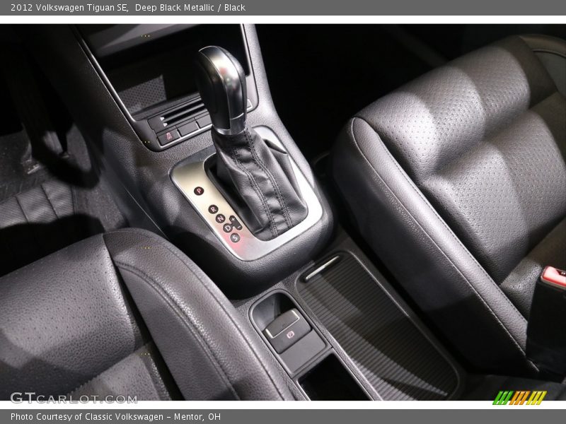 Deep Black Metallic / Black 2012 Volkswagen Tiguan SE