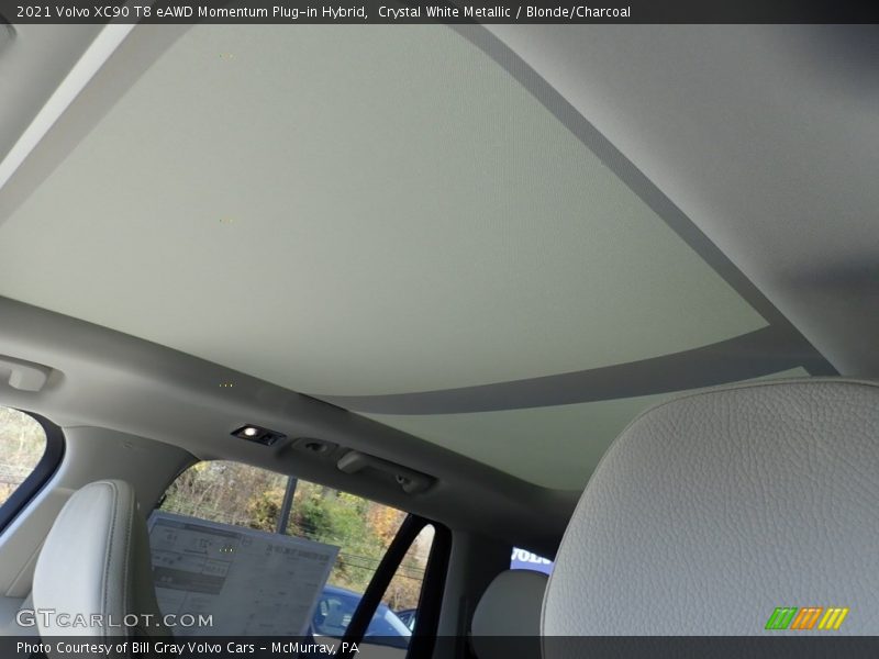 Sunroof of 2021 XC90 T8 eAWD Momentum Plug-in Hybrid