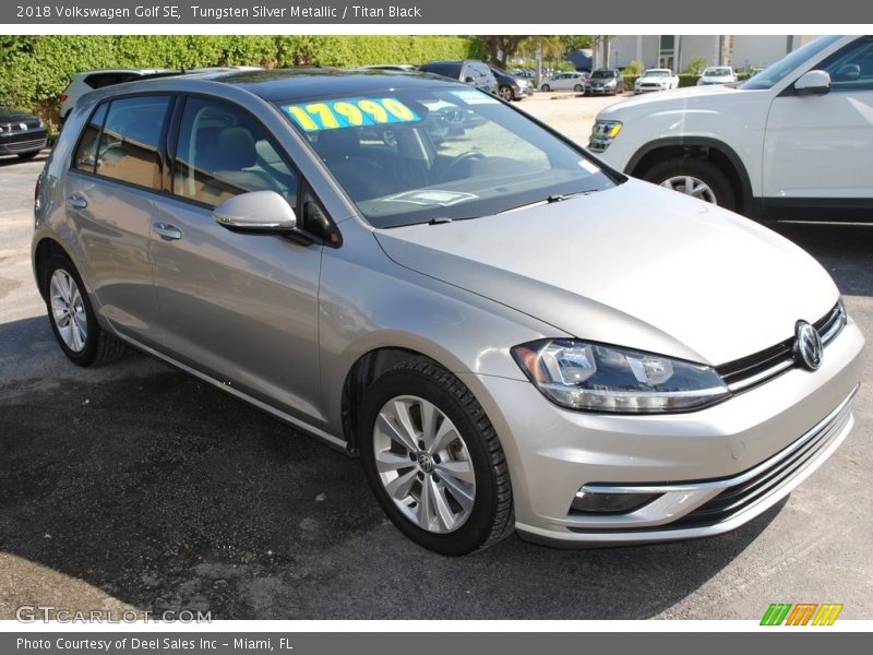 Tungsten Silver Metallic / Titan Black 2018 Volkswagen Golf SE