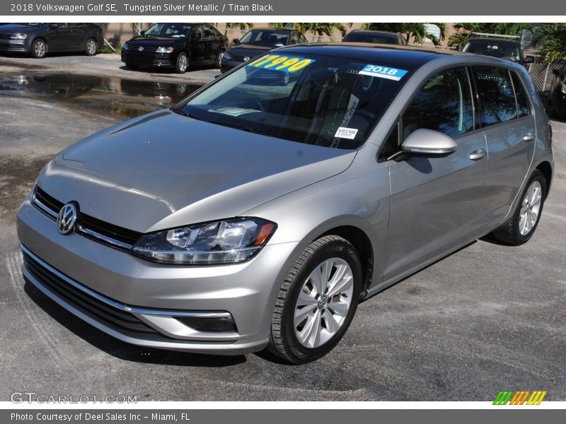 Tungsten Silver Metallic / Titan Black 2018 Volkswagen Golf SE