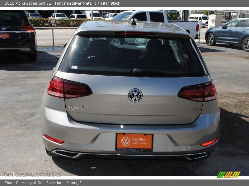 Tungsten Silver Metallic / Titan Black 2018 Volkswagen Golf SE