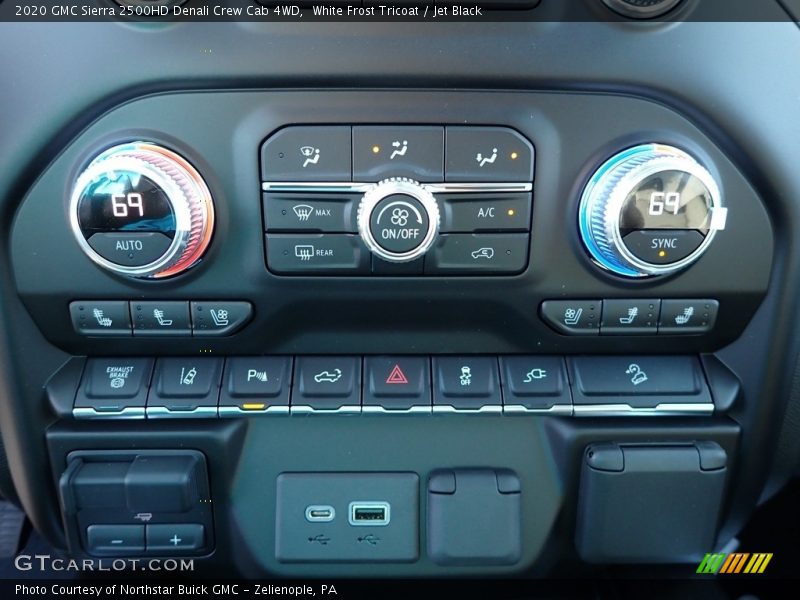 White Frost Tricoat / Jet Black 2020 GMC Sierra 2500HD Denali Crew Cab 4WD