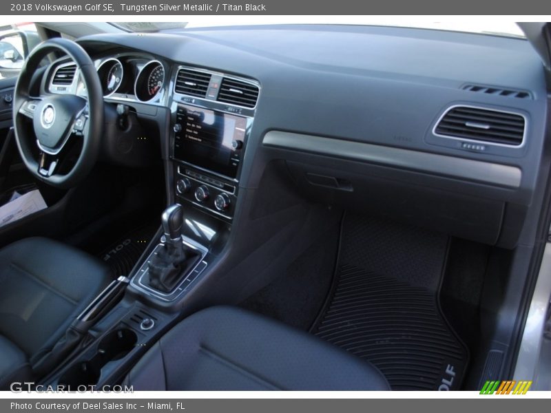 Tungsten Silver Metallic / Titan Black 2018 Volkswagen Golf SE