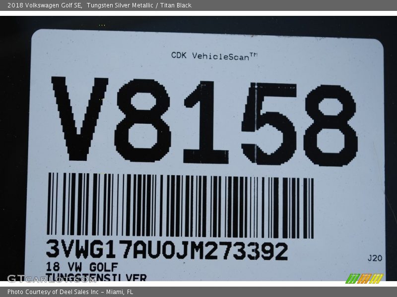 Tungsten Silver Metallic / Titan Black 2018 Volkswagen Golf SE