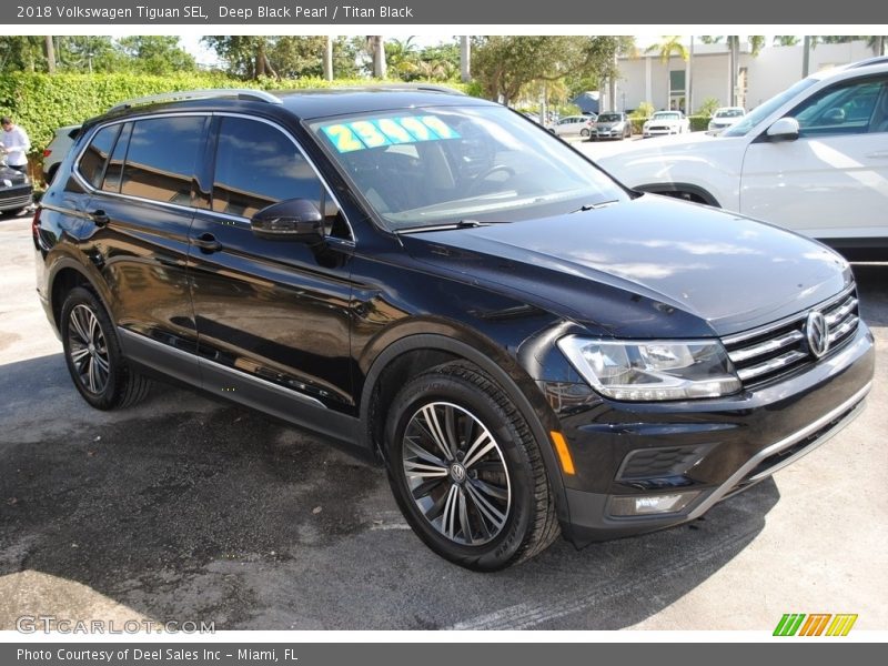 Deep Black Pearl / Titan Black 2018 Volkswagen Tiguan SEL