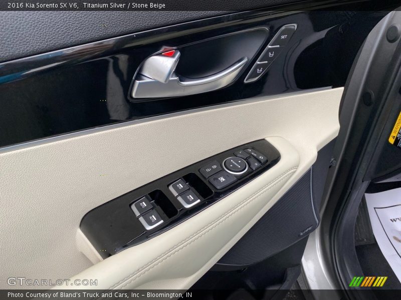 Titanium Silver / Stone Beige 2016 Kia Sorento SX V6