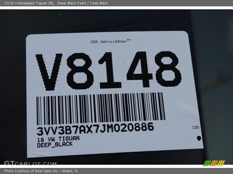 Deep Black Pearl / Titan Black 2018 Volkswagen Tiguan SEL