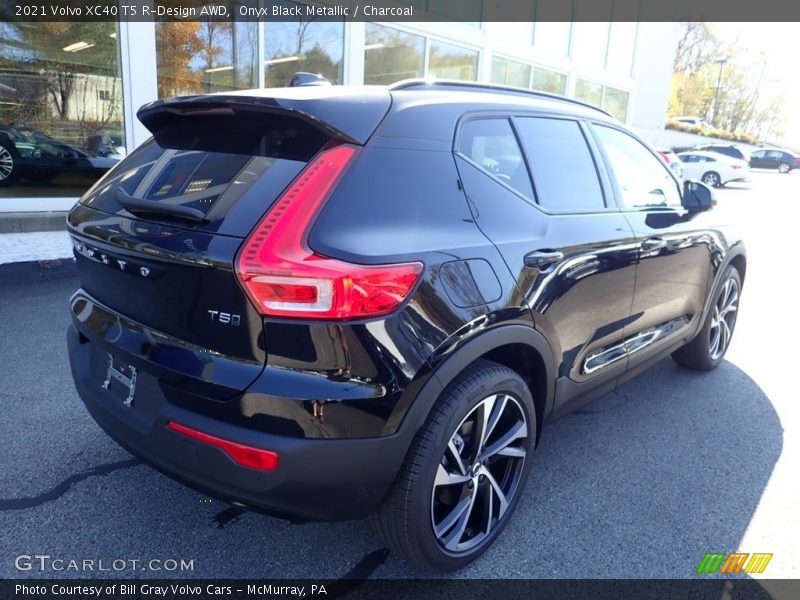 Onyx Black Metallic / Charcoal 2021 Volvo XC40 T5 R-Design AWD