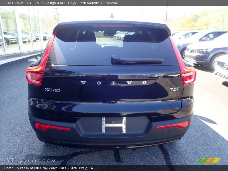 Onyx Black Metallic / Charcoal 2021 Volvo XC40 T5 R-Design AWD