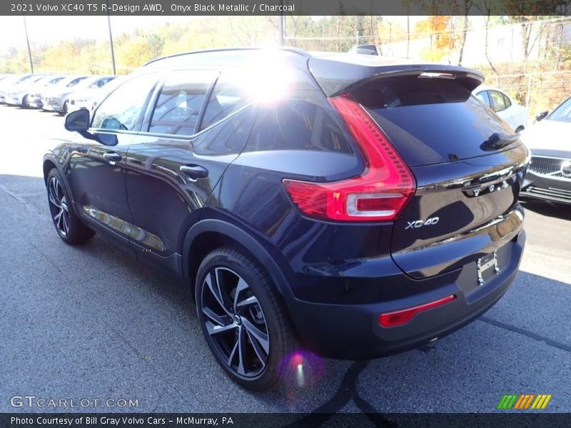 Onyx Black Metallic / Charcoal 2021 Volvo XC40 T5 R-Design AWD