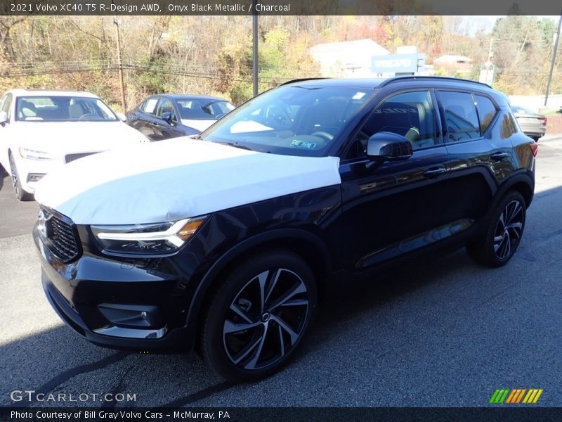 Onyx Black Metallic / Charcoal 2021 Volvo XC40 T5 R-Design AWD