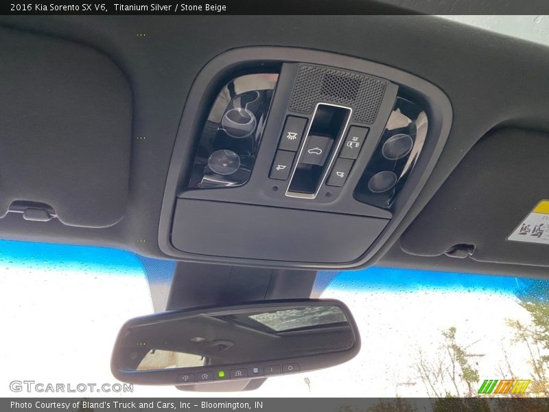 Titanium Silver / Stone Beige 2016 Kia Sorento SX V6