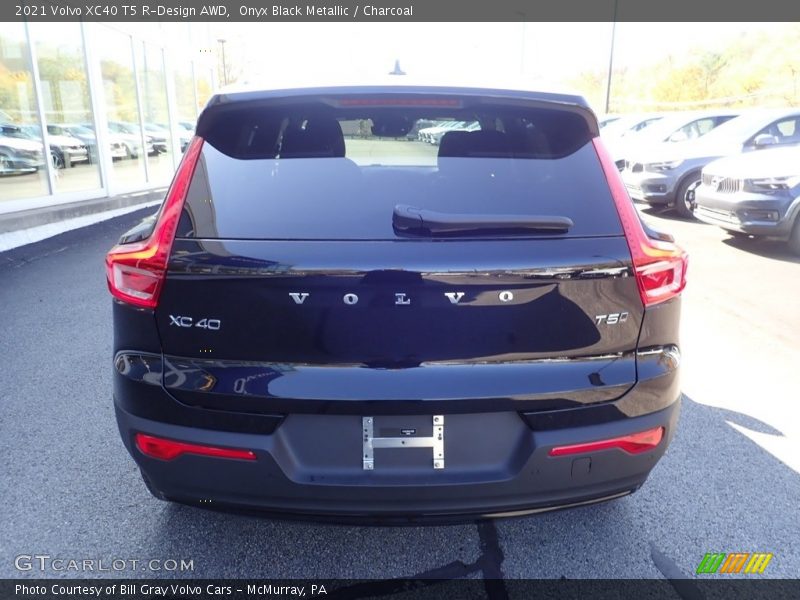 Onyx Black Metallic / Charcoal 2021 Volvo XC40 T5 R-Design AWD