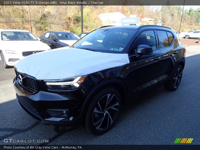 Onyx Black Metallic / Charcoal 2021 Volvo XC40 T5 R-Design AWD