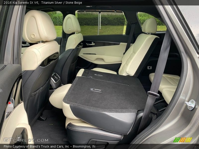 Titanium Silver / Stone Beige 2016 Kia Sorento SX V6