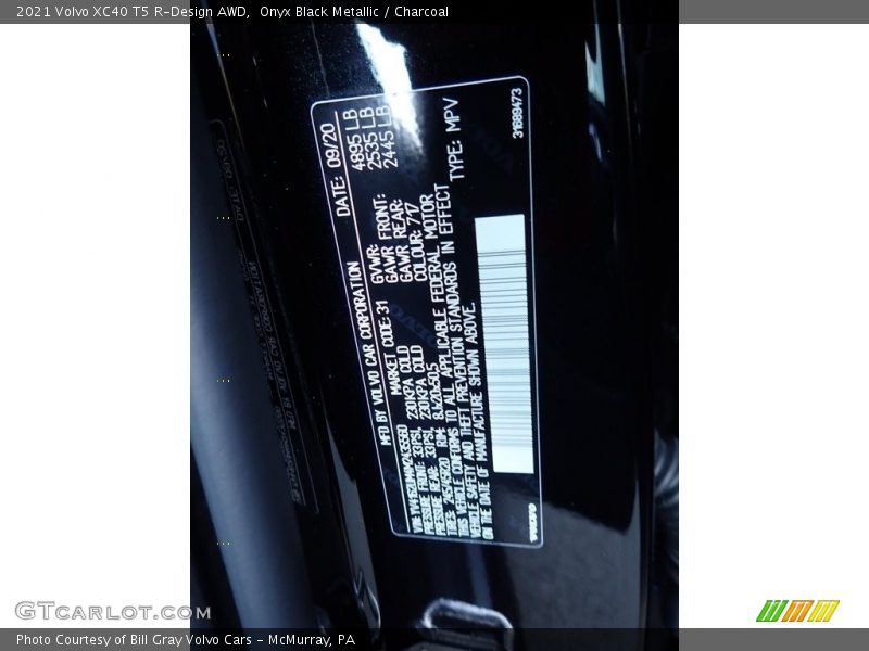 Onyx Black Metallic / Charcoal 2021 Volvo XC40 T5 R-Design AWD