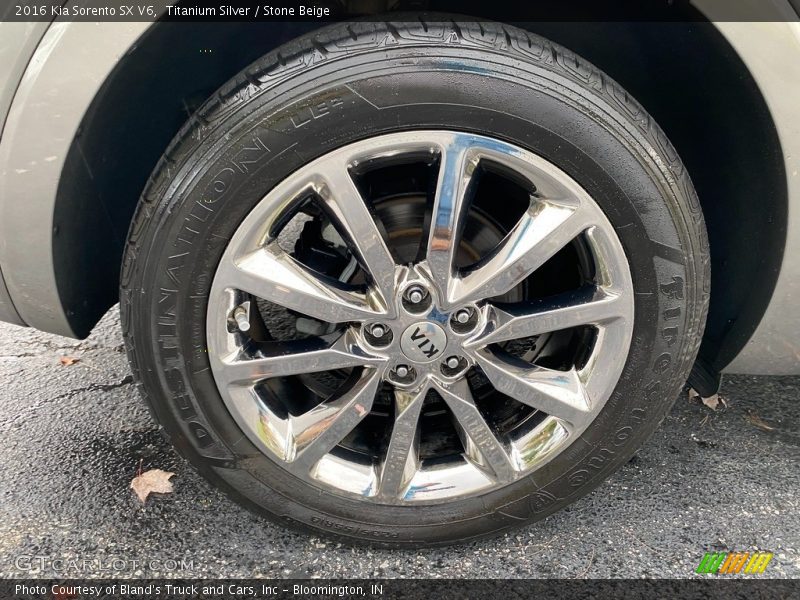 Titanium Silver / Stone Beige 2016 Kia Sorento SX V6