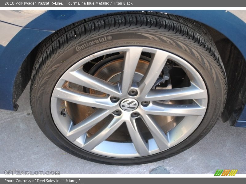 Tourmaline Blue Metallic / Titan Black 2018 Volkswagen Passat R-Line