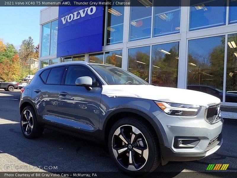 Thunder Grey Metallic / Charcoal 2021 Volvo XC40 T5 Momentum AWD