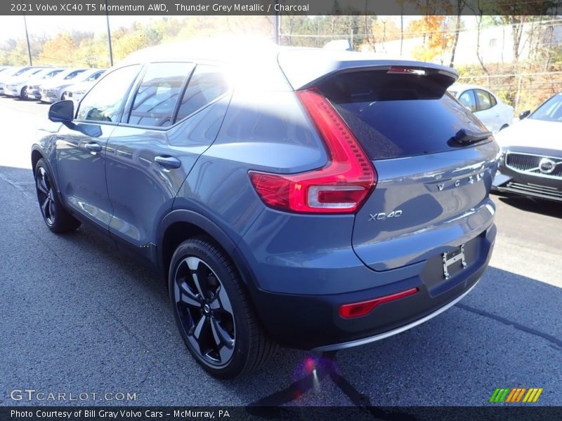 Thunder Grey Metallic / Charcoal 2021 Volvo XC40 T5 Momentum AWD