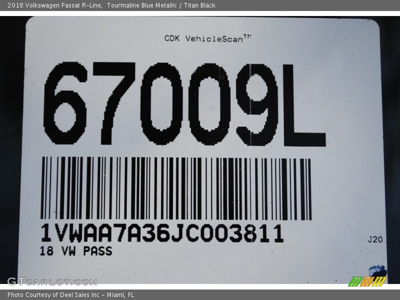 Tourmaline Blue Metallic / Titan Black 2018 Volkswagen Passat R-Line