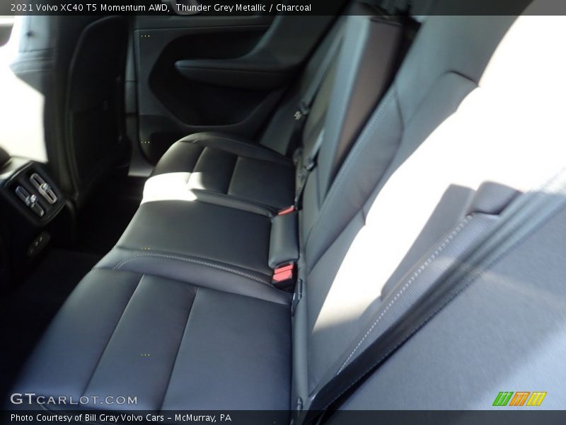 Thunder Grey Metallic / Charcoal 2021 Volvo XC40 T5 Momentum AWD