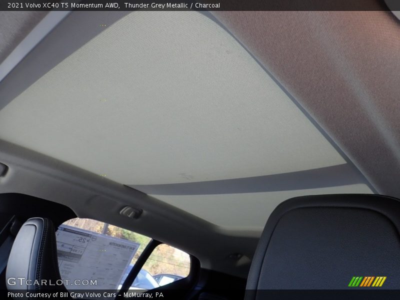 Thunder Grey Metallic / Charcoal 2021 Volvo XC40 T5 Momentum AWD
