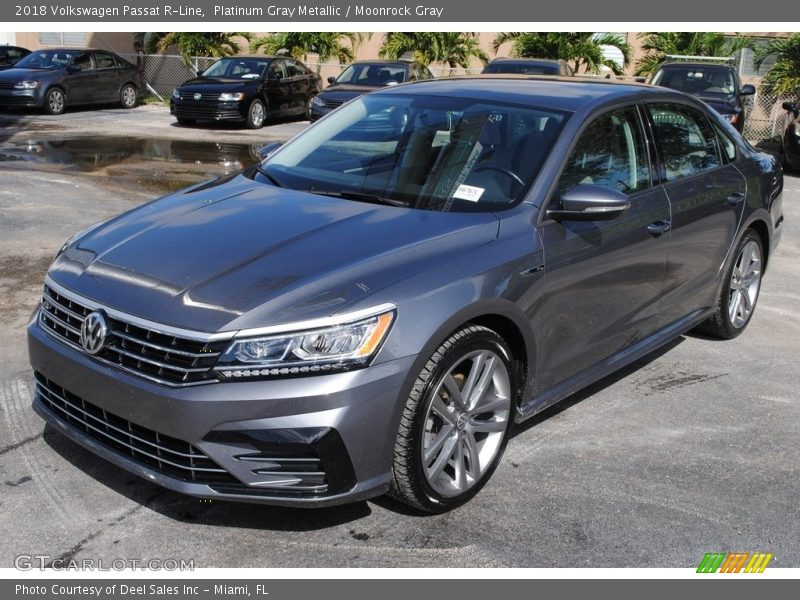 Platinum Gray Metallic / Moonrock Gray 2018 Volkswagen Passat R-Line