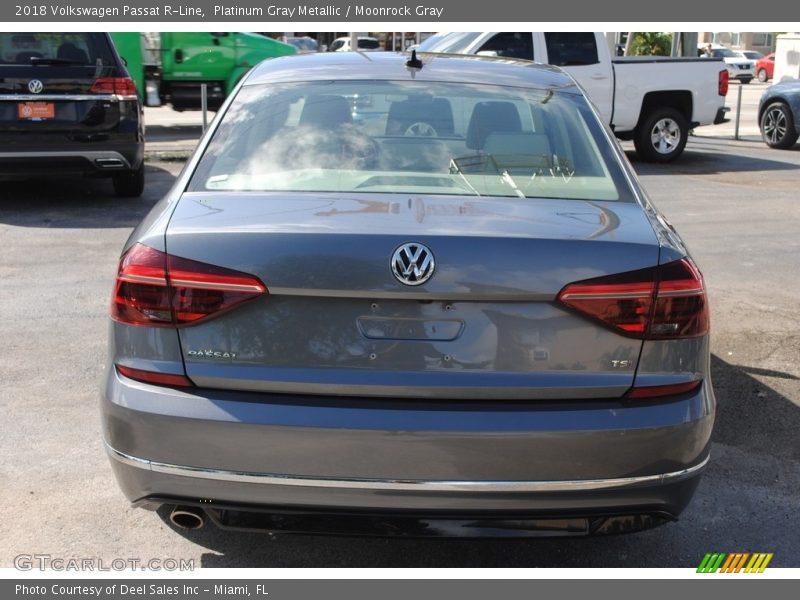 Platinum Gray Metallic / Moonrock Gray 2018 Volkswagen Passat R-Line