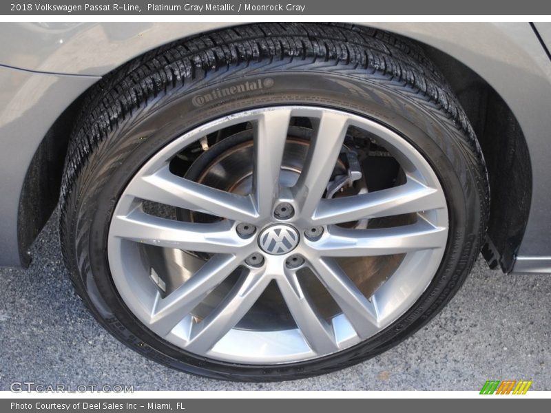 Platinum Gray Metallic / Moonrock Gray 2018 Volkswagen Passat R-Line
