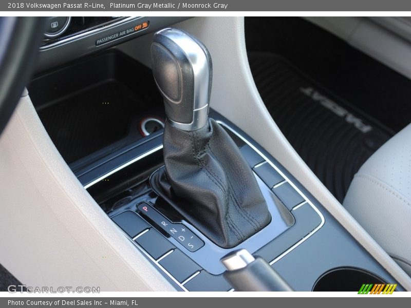 Platinum Gray Metallic / Moonrock Gray 2018 Volkswagen Passat R-Line