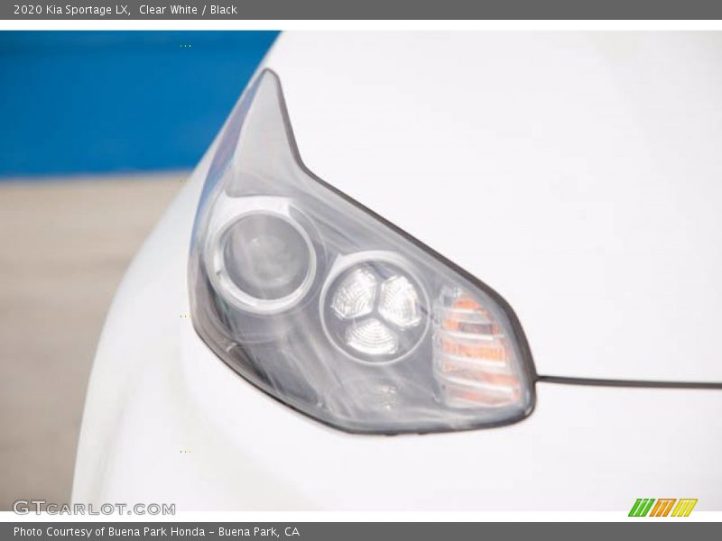 Clear White / Black 2020 Kia Sportage LX