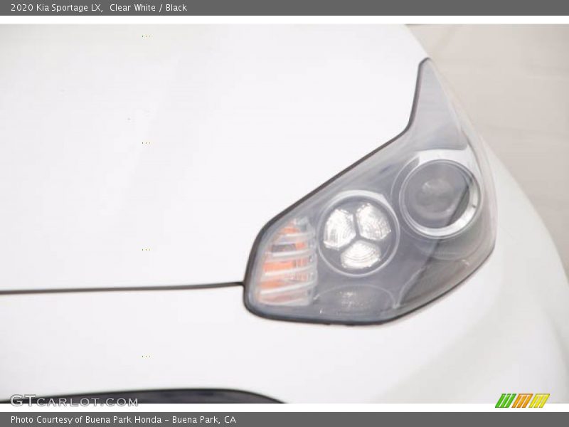 Clear White / Black 2020 Kia Sportage LX