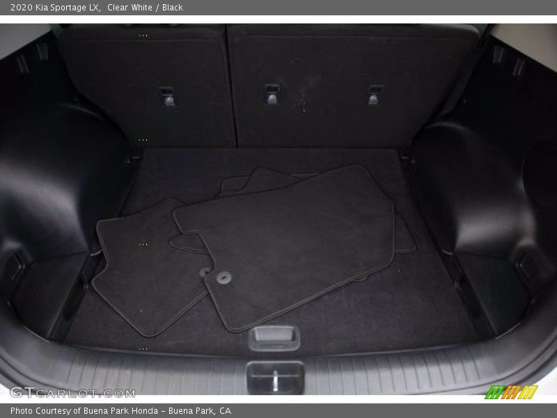 Clear White / Black 2020 Kia Sportage LX