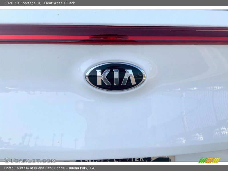 Clear White / Black 2020 Kia Sportage LX