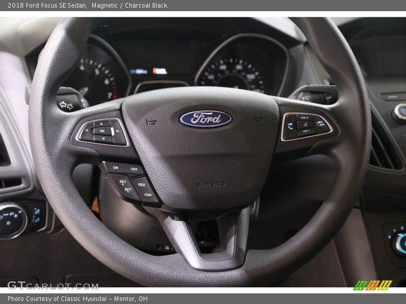Magnetic / Charcoal Black 2018 Ford Focus SE Sedan