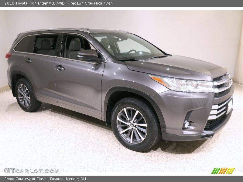 Front 3/4 View of 2018 Highlander XLE AWD
