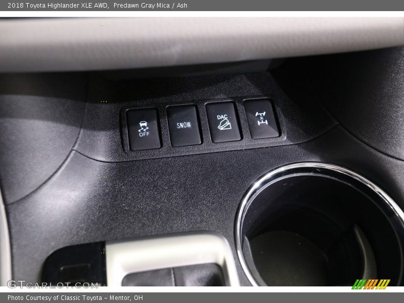 Predawn Gray Mica / Ash 2018 Toyota Highlander XLE AWD