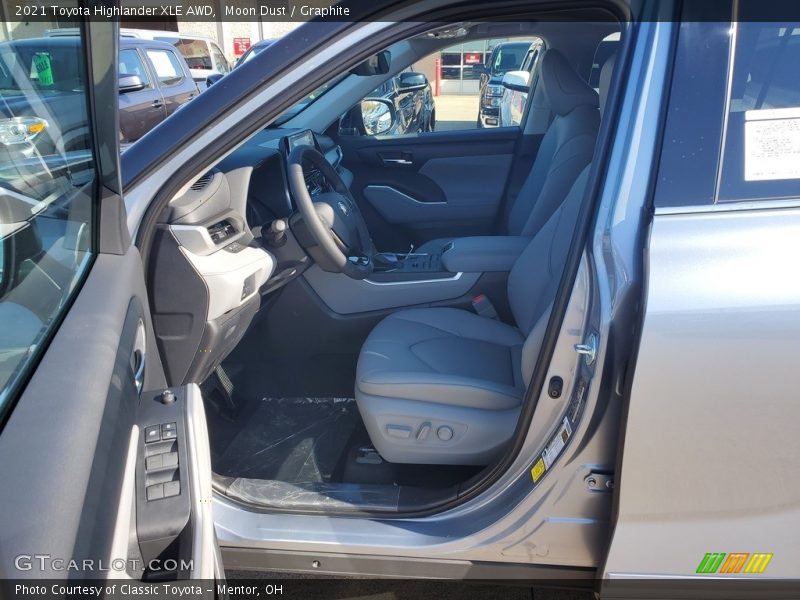 Moon Dust / Graphite 2021 Toyota Highlander XLE AWD
