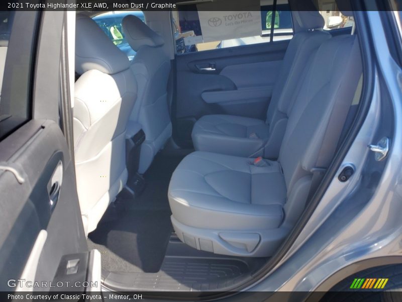 Moon Dust / Graphite 2021 Toyota Highlander XLE AWD