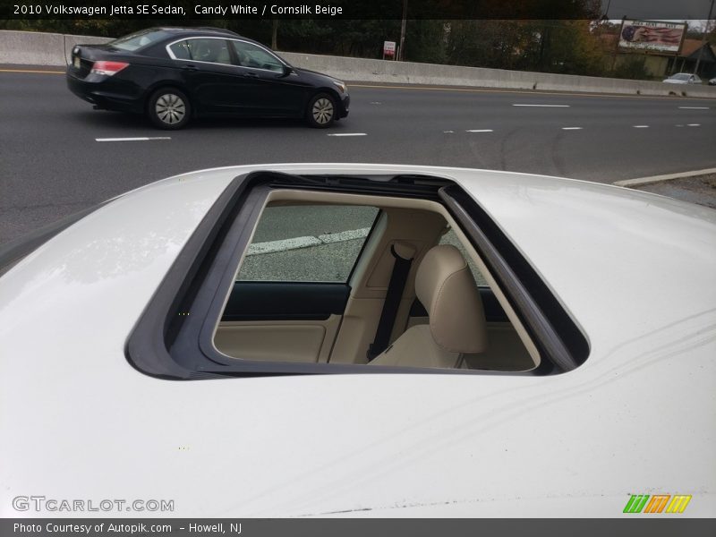 Candy White / Cornsilk Beige 2010 Volkswagen Jetta SE Sedan